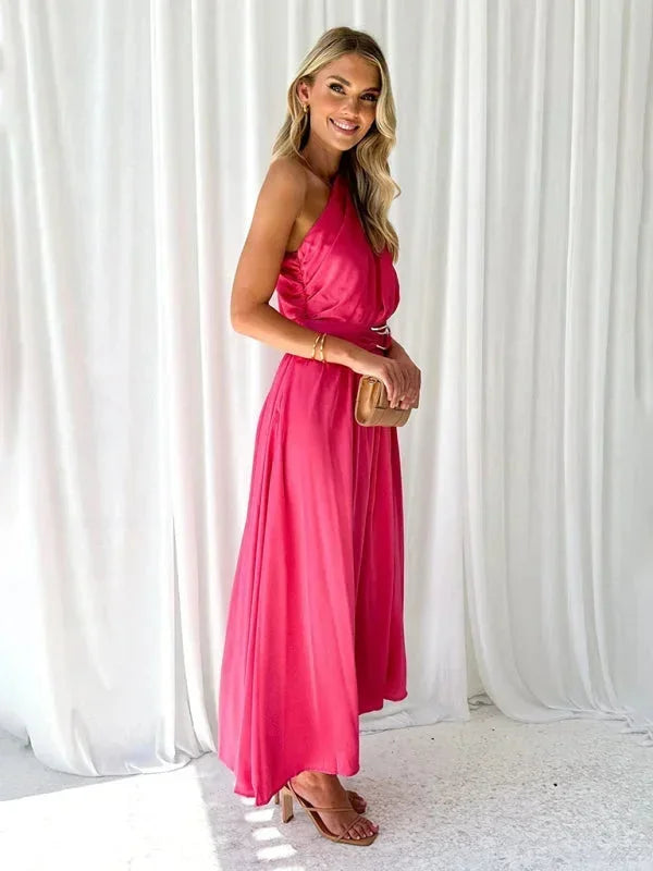 Robe longue femme une épaule en jersey stretch, avec ceinture ajustable pour accentuer la taille, idéale pour les occasions.