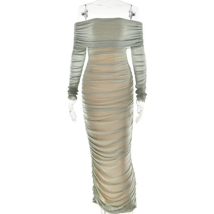 Robe longue décontractée à épaules dénudées, froncée avec manches longues en tissu transparent, idéale pour une soirée.