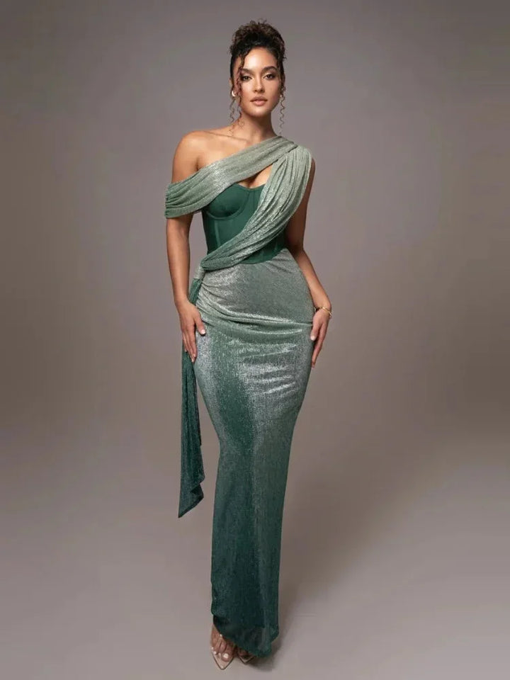 Robe longue asymétrique en tissu paillettes, bretelle unique, idéale pour les soirées élégantes.