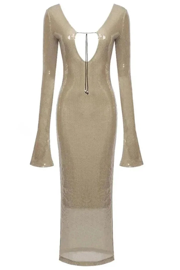 Robe longue beige à sequins, manches longues, col en V profond, avec un tissu léger et une élégance classique pour soirées.