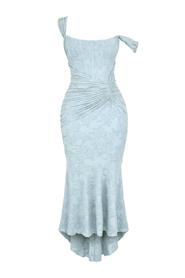 Robe maxi femme en coton léger, avec motif floral coloré et bretelles larges pour un confort optimal.