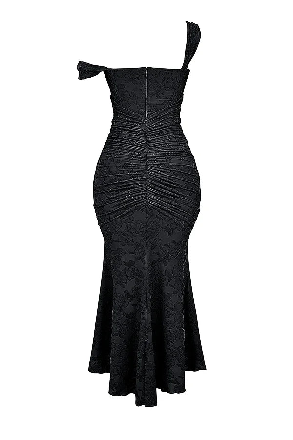 Robe maxi femme en coton léger, motif floral coloré, avec bretelles larges pour un confort optimal et une coupe fluide.