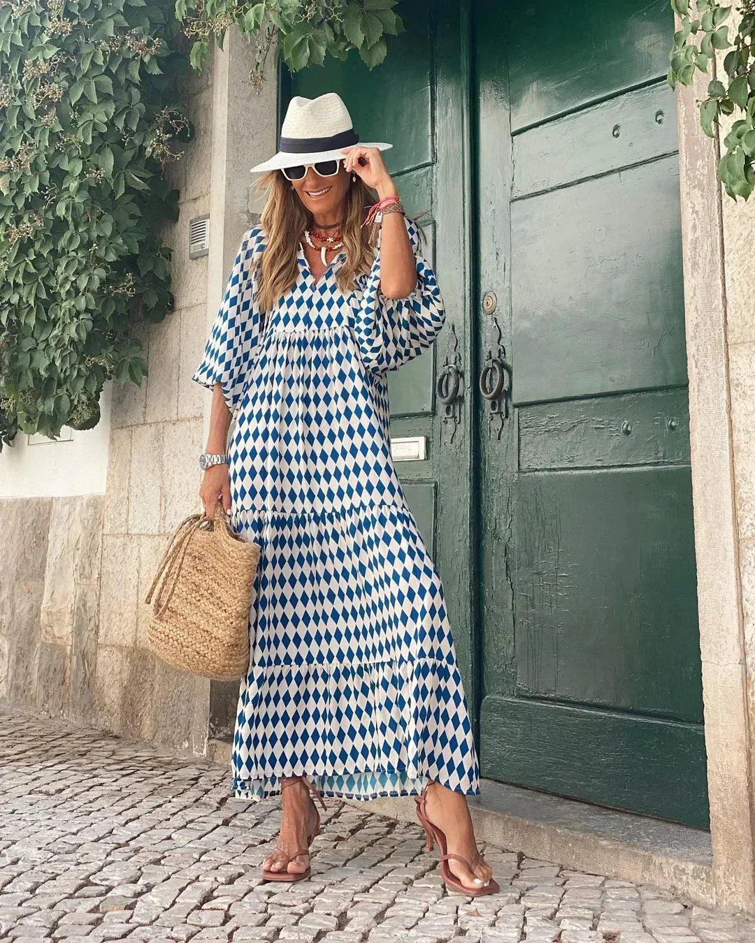 Robe longue à imprimé coloré, manches longues, col en V, en tissu fluide, parfaite pour l'été et le confort décontracté.