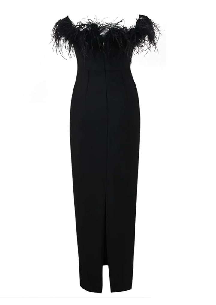 Robe longue noire sans bretelles, en tissu léger, avec une bordure en plumes élégantes, idéale pour les soirées.