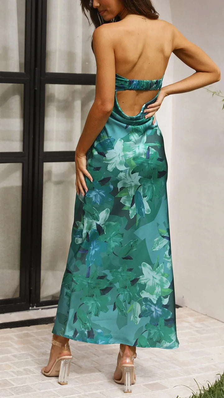 Robe longue sans bretelles en coton léger avec motif floral coloré, parfaite pour les journées d'été.