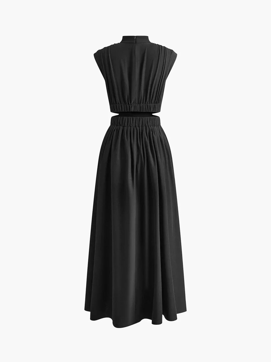 Robe longue sans manches en tissu léger avec col montant et découpes, idéale pour les journées d'été.