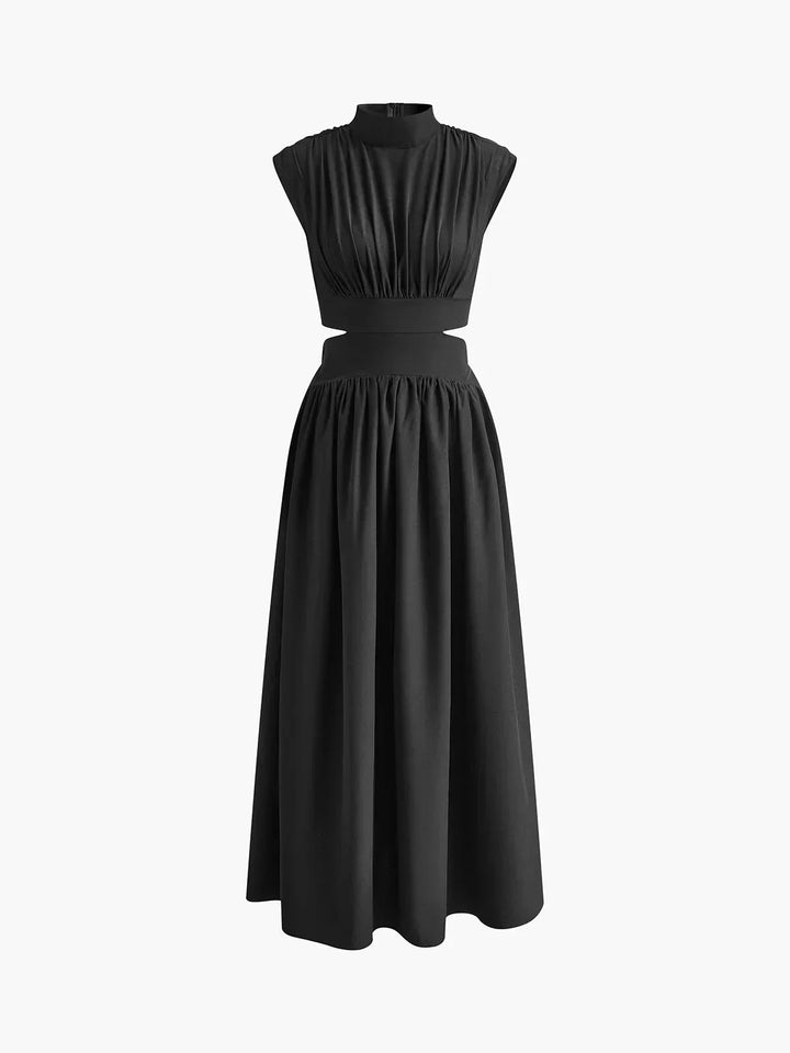 Robe longue sans manches en tissu léger avec col montant et découpes, idéale pour des occasions estivales variées.