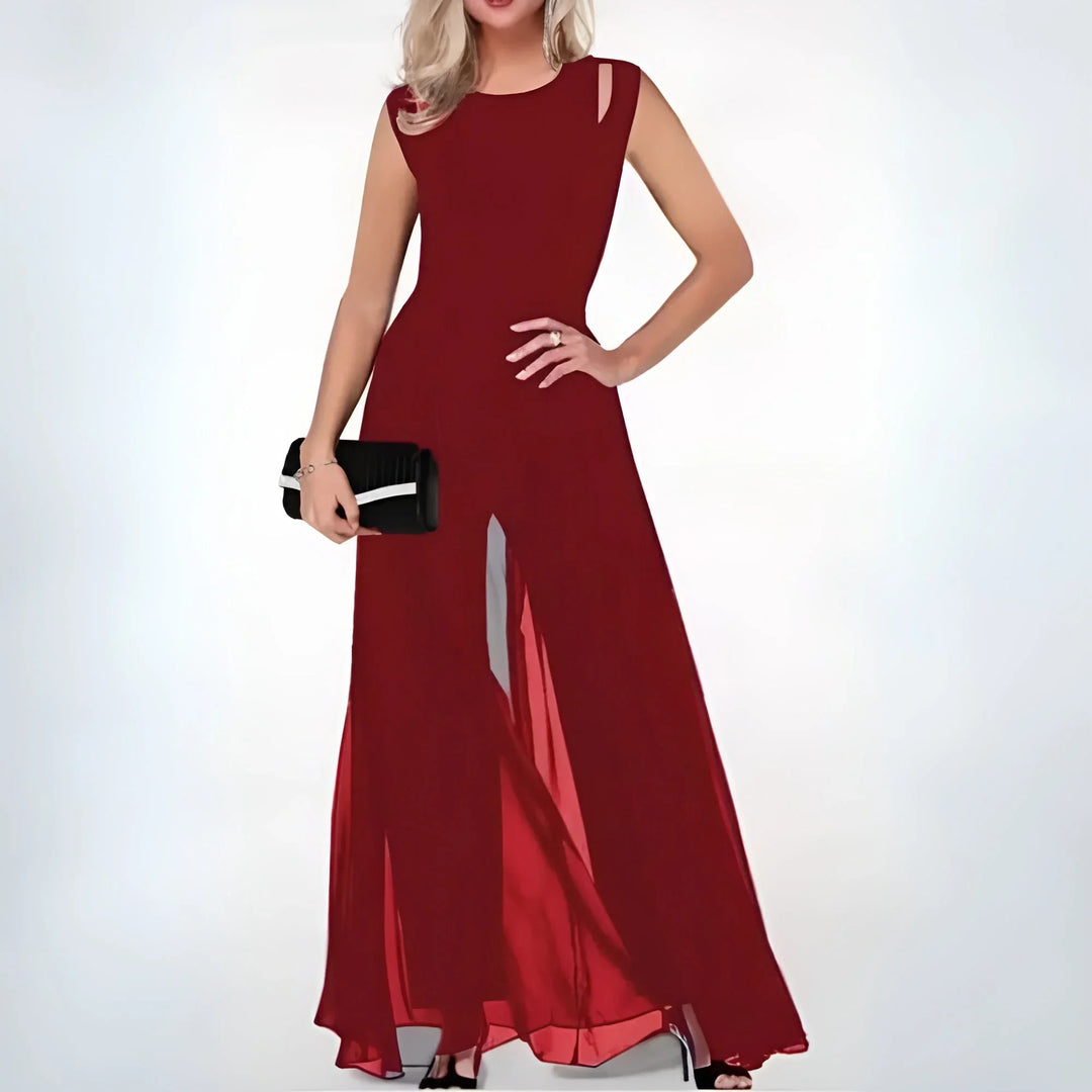 Robe longue sans manches en tissu fluide avec découpes latérales élégantes, idéale pour les soirées.
