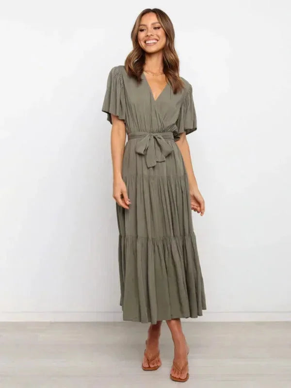 Robe midi femme ceinturée en vert olive, volants, col en V, manches courtes, en tissu léger et confortable pour un look…
