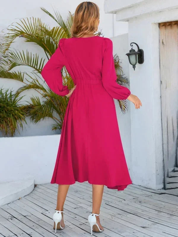 Robe midi femme en tissu doux, à manches longues, dotée d'un nœud décoratif à la taille et d'un motif élégant.