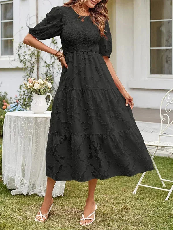 Robe midi noire pour femme, texturée, avec manches courtes et volants, en tissu léger et fluide, idéale pour les occasions…