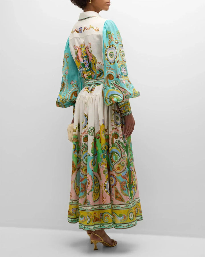 Robe midi en tissu léger à imprimé cachemire, manches bouffantes et ceinture ajustable, col chemise idéale pour le printemps.