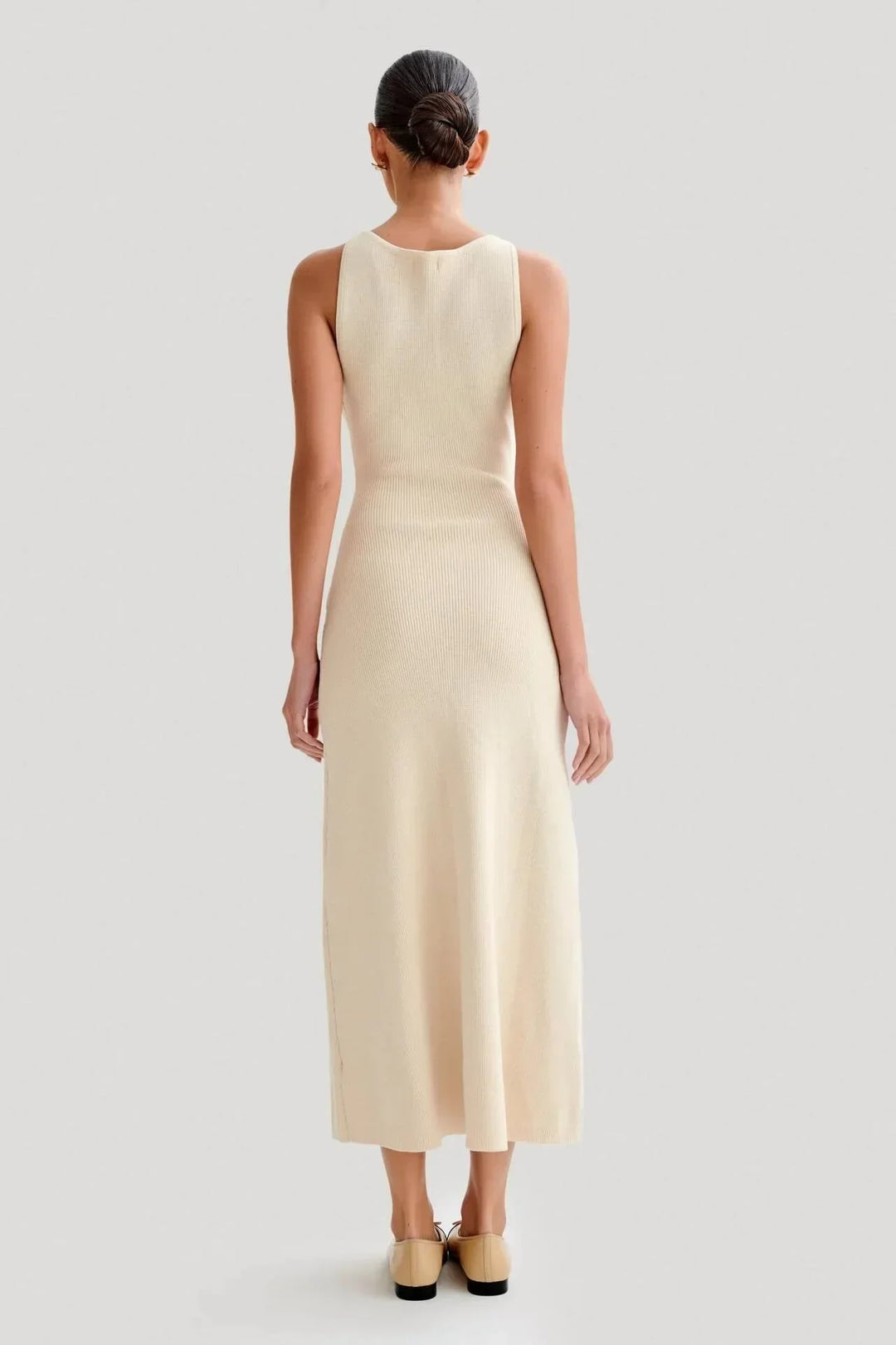 Robe midi sans manches en tissu côtelé, avec boutons sur le devant et coupe estivale décontractée idéale pour chaudes…