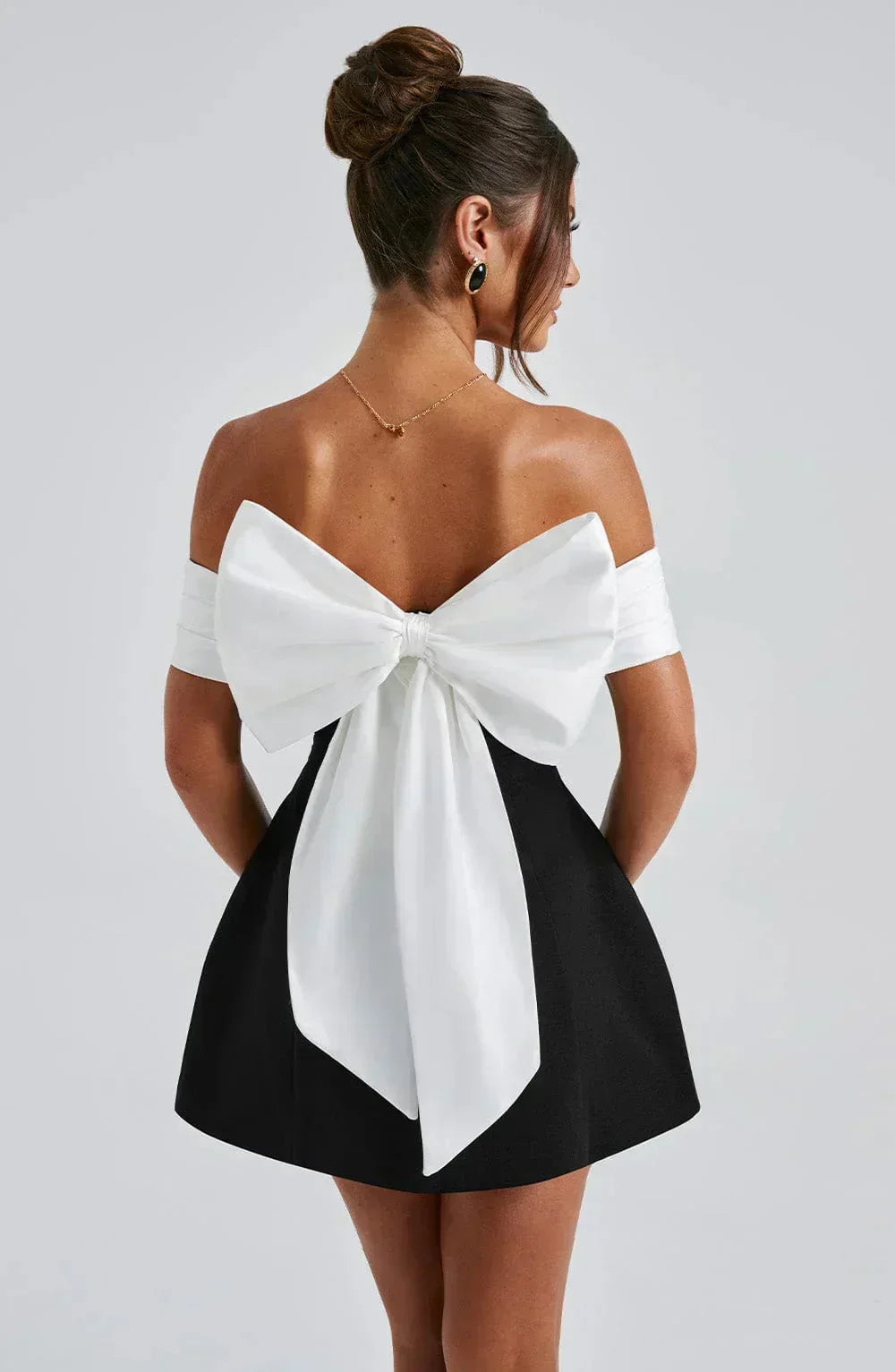 Abito Corto Donna Spalle Scoperte Nodo Decorativo - Vesarelli