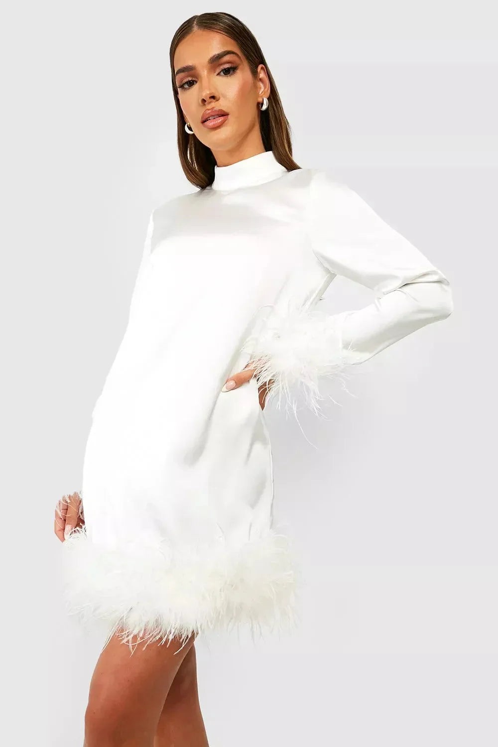 Abito Corto Donna con Piume Manica Lunga Elegante - Vesarelli