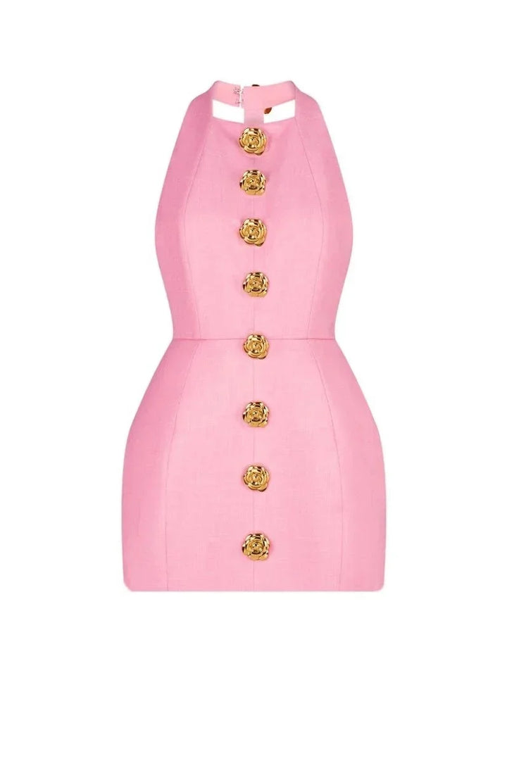 Robe courte ajustée avec boutons dorés, col halter et tissu doux, idéale pour une soirée élégante.