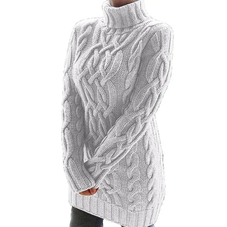 Robe pull torsadée en tissu épais, col roulé et manches longues, offrant confort et chaleur pour les journées fraîches.
