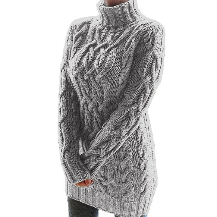 Robe pull torsadée en tissu épais, col roulé et manches longues, idéale pour un look chaleureux en hiver.