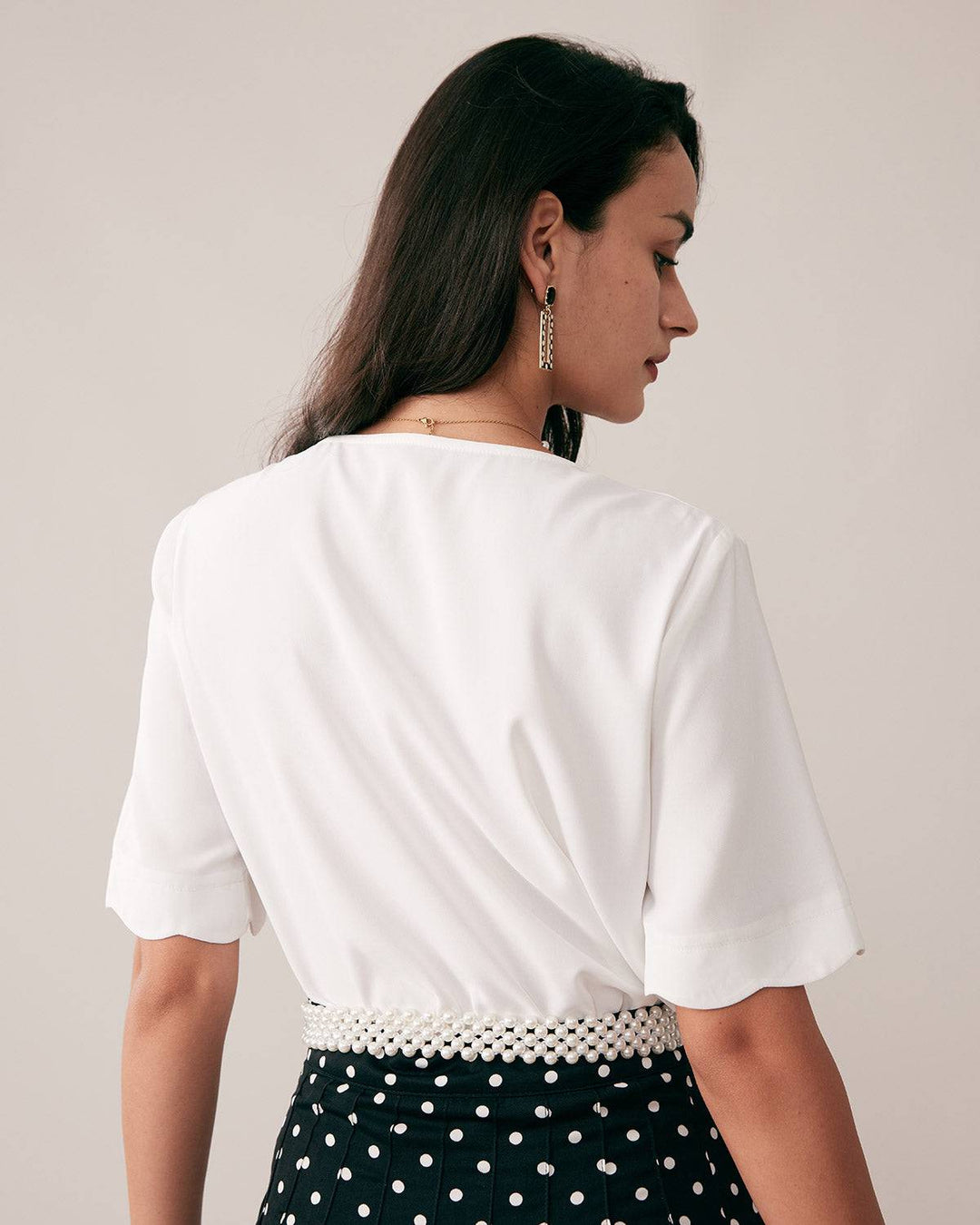 T-shirt Donna Bottoni in Perla Vestibilità Raffinata