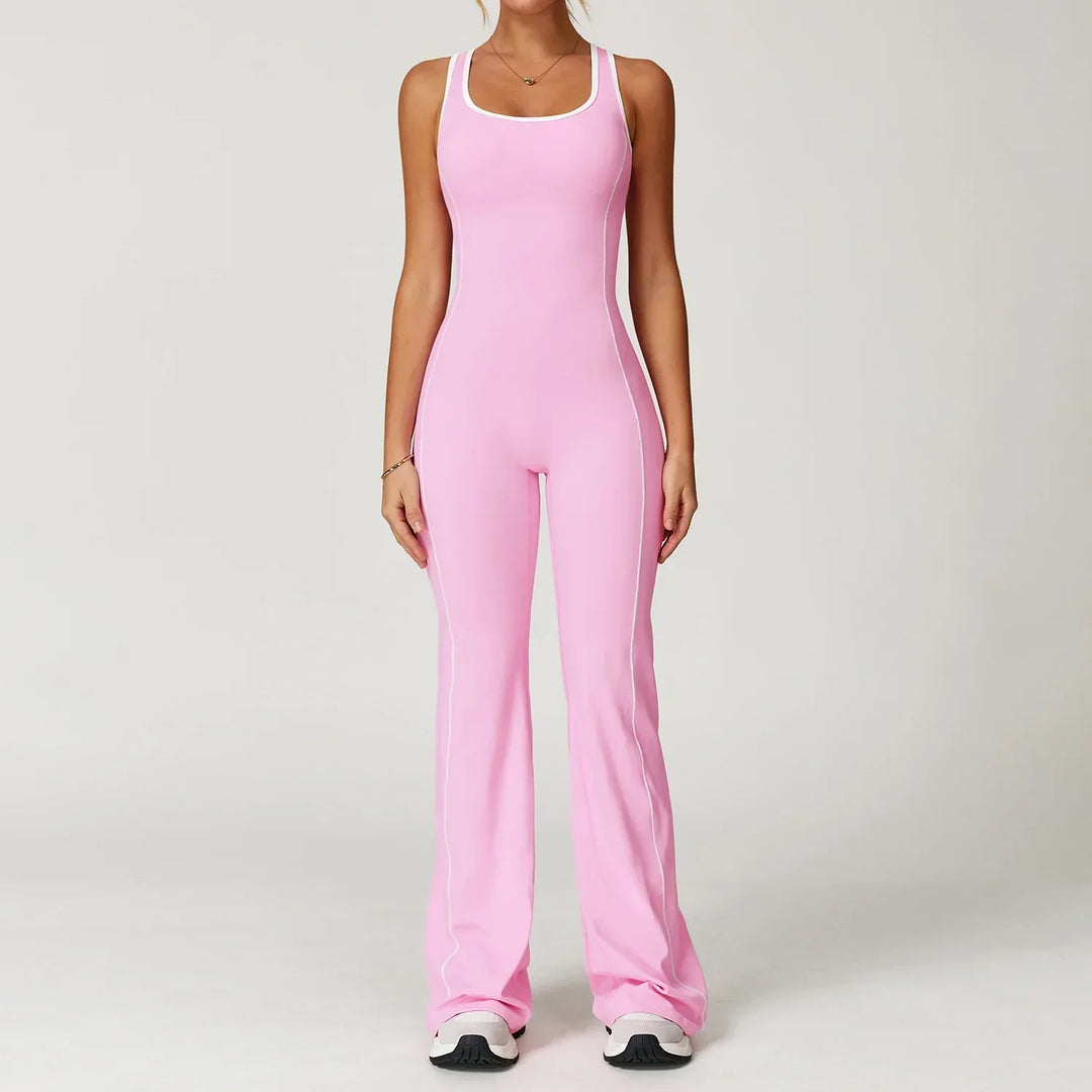 Top de sport femme noir, dos nu, tissu léger et respirant, séchage rapide pour un confort optimal.