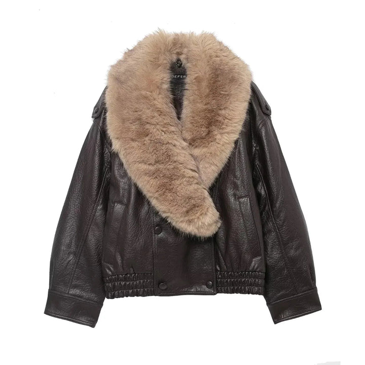 Veste femme marron vintage avec col doublé et poches, conçue en matériau résistant.