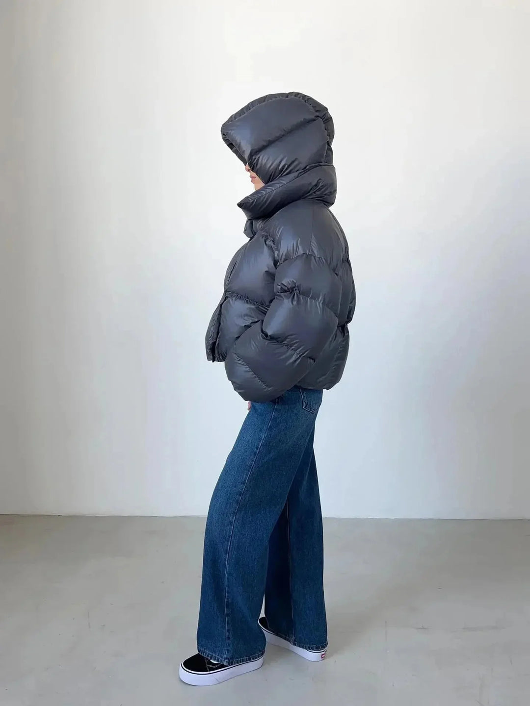 Doudoune oversize verte pour femme avec col montant, en polyester, idéale pour les journées froides.