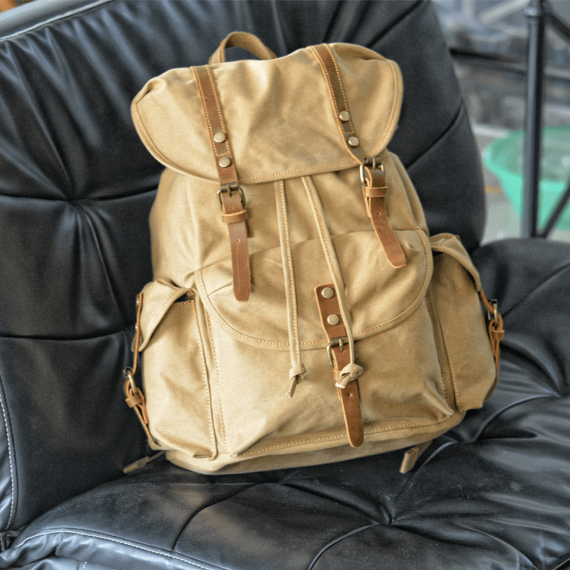 Zaino Unisex in Tela Robusta Stile Militare
